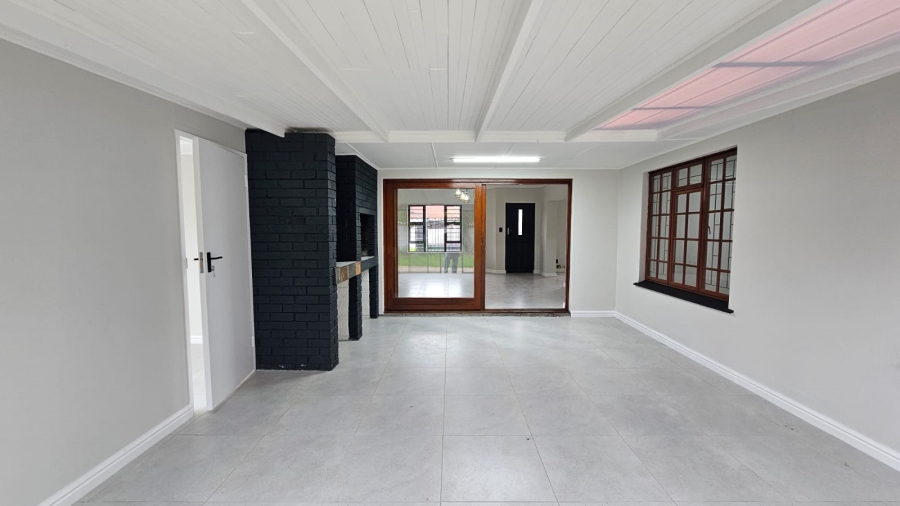 3 Bedroom Property for Sale in Dobson Western Cape